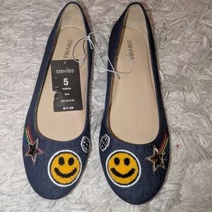 Nwt Stevies By Steve Madden Flats with Smiley and Star Patches Girls Sz 5